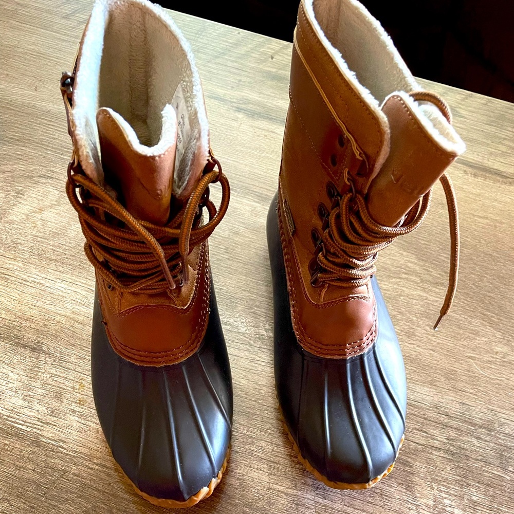 JBU Mid  BOOTS SIZE 6